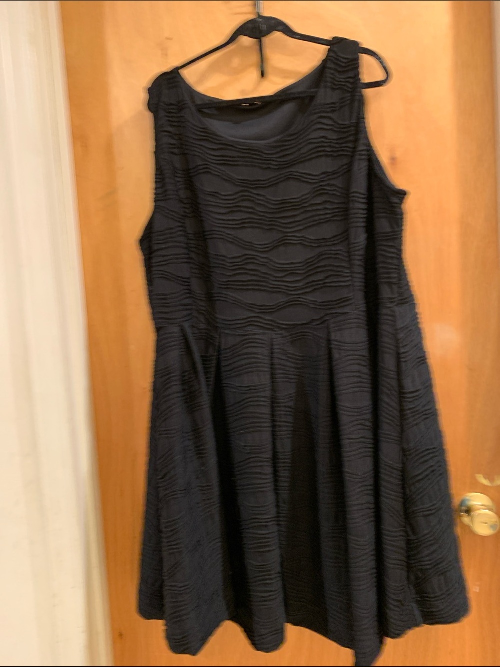 Sleeveless Textured Midi Dress in Black